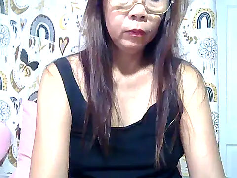 urwife tobe online show from April 14, 8:03 pm