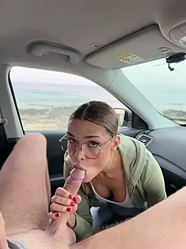 Nicoleevien online show from February 8, 5:27 am