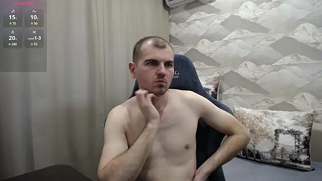 Snapshot of SerzhKorol1 chatting on July 13, 10:03 am SerzhKorol1 online show from July 13, 10:03 am