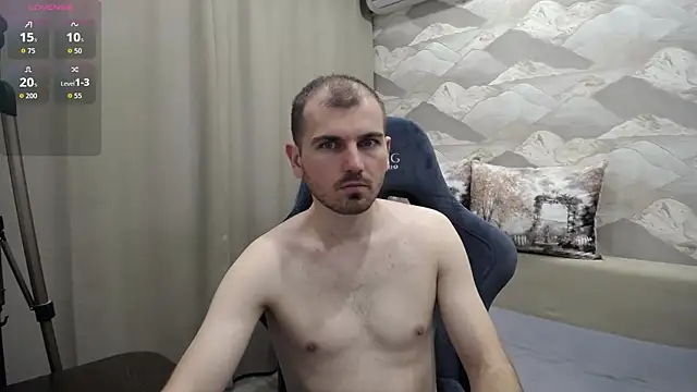 Snapshot of SerzhKorol1 chatting on July 19, 9:39 am SerzhKorol1 online show from July 19, 9:39 am