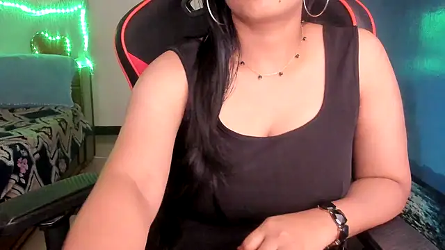 Snapshot of South_indian_tickly chatting on June 6, 6:46 pm South indian tickly online show from June 6, 6:46 pm