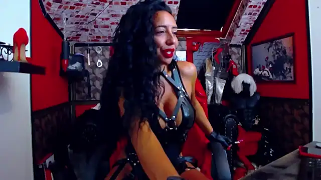 Snapshot of DommeBellatrix chatting on July 2, 6:08 am DommeBellatrix online show from July 2, 6:08 am