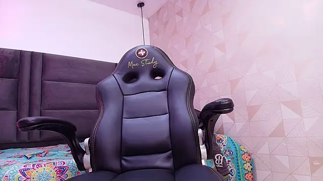 arletmss online show from October 7, 3:07 am