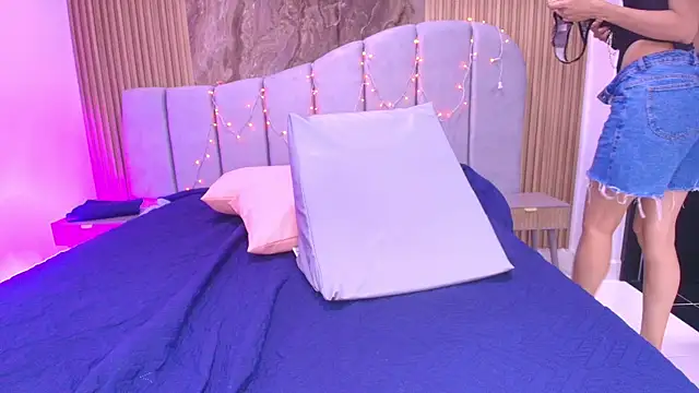 arletmss online show from December 16, 3:11 am