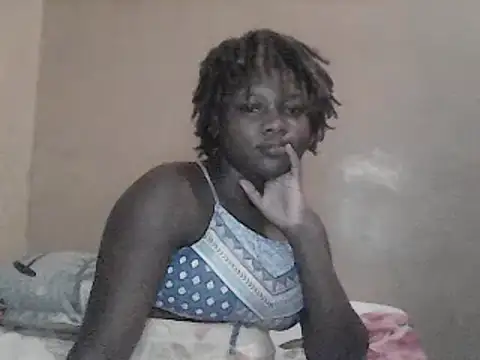 freaky-hotgal001 online show from December 29, 2:52 pm