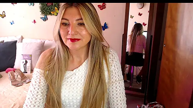 Snapshot of Jolie-Mature chatting on June 25, 9:31 pm Jolie-Mature online show from June 25, 9:31 pm