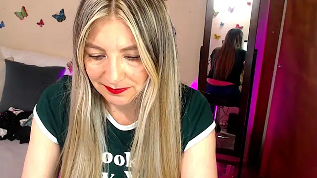 Snapshot of Jolie-Mature chatting on September 29, 10:26 pm Jolie-Mature online show from September 29, 10:26 pm