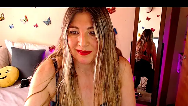 Snapshot of Jolie-Mature chatting on September 15, 9:37 pm Jolie-Mature online show from September 15, 9:37 pm