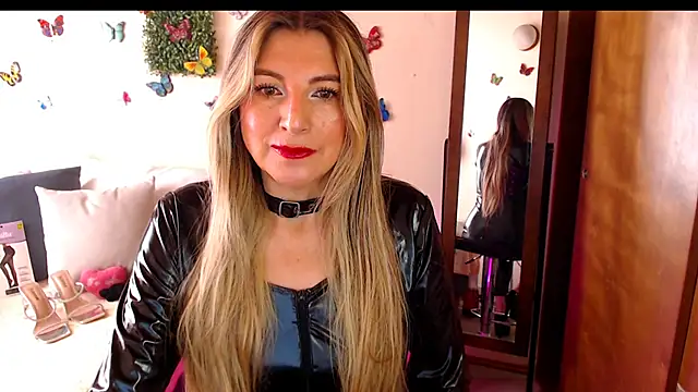 Snapshot of Jolie-Mature chatting on July 19, 5:42 pm Jolie-Mature online show from July 19, 5:42 pm