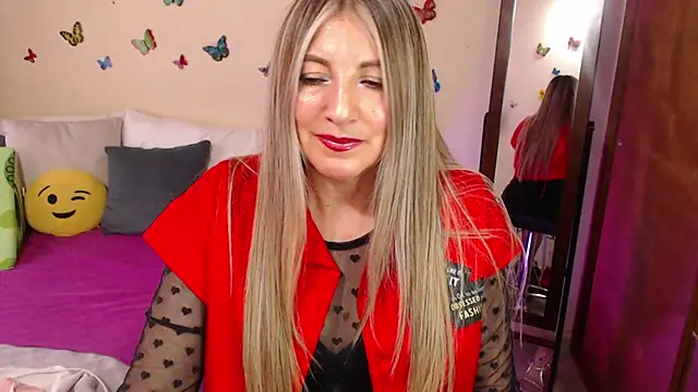 Snapshot of Jolie-Mature chatting on March 19, 7:38 pm Jolie-Mature online show from March 19, 7:38 pm