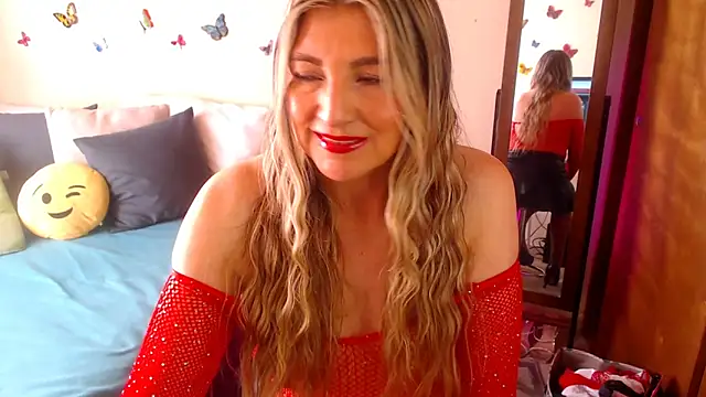 Snapshot of Jolie-Mature chatting on October 14, 7:58 pm Jolie-Mature online show from October 14, 7:58 pm