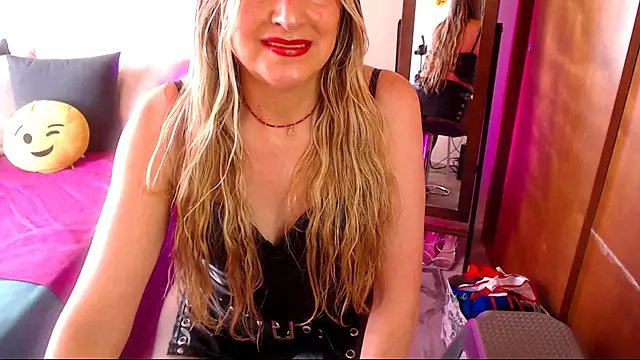 Jolie-Mature online show from November 9, 6:23 pm