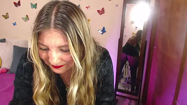 Snapshot of Jolie-Mature chatting on January 24, 9:58 pm Jolie-Mature online show from January 24, 9:58 pm