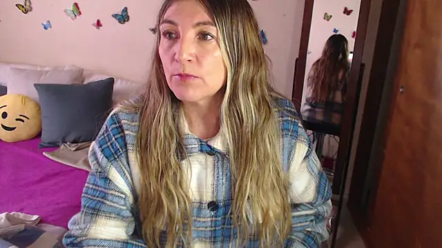Snapshot of Jolie-Mature chatting on March 8, 10:24 pm Jolie-Mature online show from March 8, 10:24 pm
