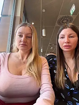 legsLONG online show from February 16, 6:45 am