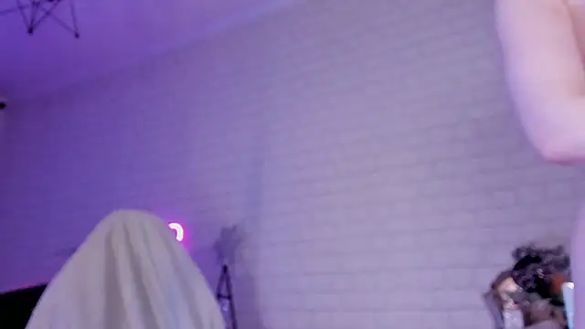  Uindi  online show from February 26, 8:58 pm