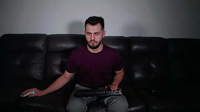 Snapshot of CrazyDom1 chatting on February 18, 5:42 pm CrazyDom1 online show from February 18, 5:42 pm