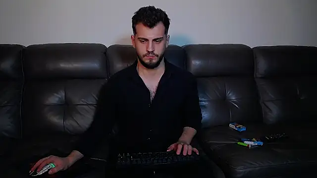 CrazyDom1 online show from March 8, 1:11 am