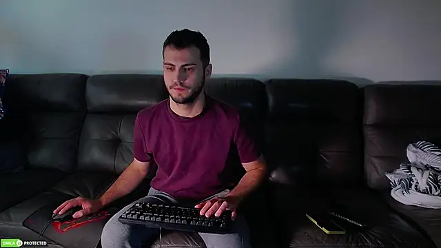 Snapshot of CrazyDom1 chatting on October 25, 1:01 pm CrazyDom1 online show from October 25, 1:01 pm