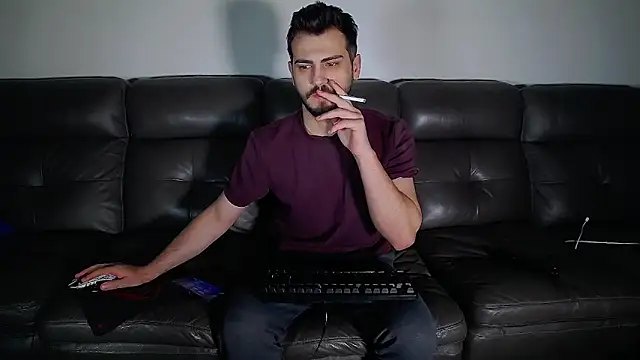 Snapshot of CrazyDom1 chatting on February 28, 1:11 pm CrazyDom1 online show from February 28, 1:11 pm