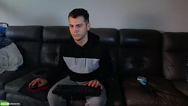 Snapshot of CrazyDom1 chatting on October 6, 11:11 am CrazyDom1 online show from October 6, 11:11 am