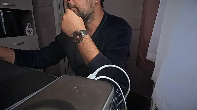 Snapshot of TigerOne19 chatting on November 15, 7:56 am TigerOne19 online show from November 15, 7:56 am