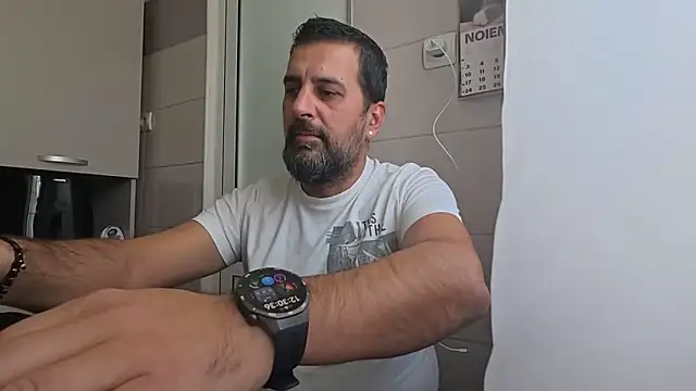 Snapshot of TigerOne19 chatting on November 12, 10:30 am TigerOne19 online show from November 12, 10:30 am