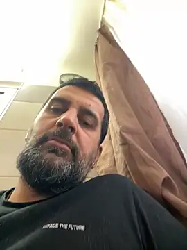 Snapshot of TigerOne19 chatting on November 8, 10:08 am TigerOne19 online show from November 8, 10:08 am