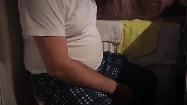 Snapshot of TigerOne19 chatting on November 2, 8:25 pm TigerOne19 online show from November 2, 8:25 pm