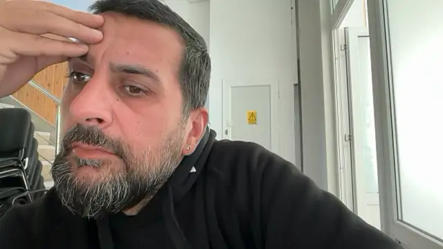 Snapshot of TigerOne19 chatting on November 1, 8:08 am TigerOne19 online show from November 1, 8:08 am