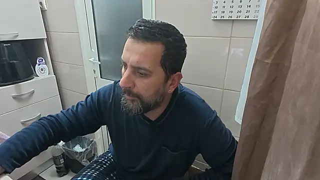 Snapshot of TigerOne19 chatting on November 14, 4:27 am TigerOne19 online show from November 14, 4:27 am