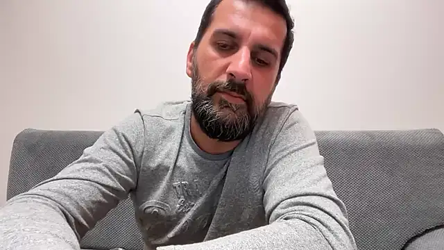 Snapshot of TigerOne19 chatting on November 15, 8:02 pm TigerOne19 online show from November 15, 8:02 pm