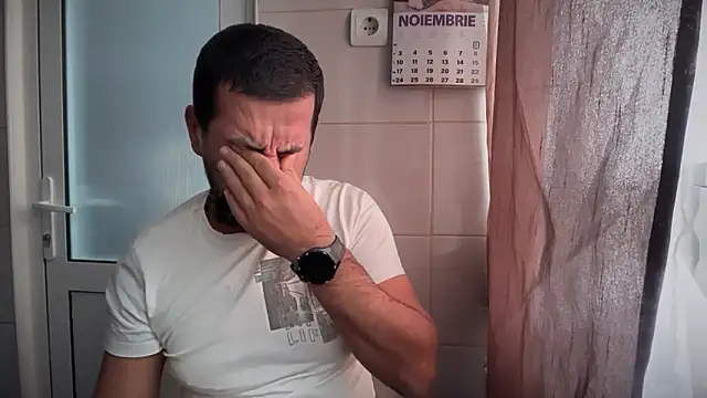 Snapshot of TigerOne19 chatting on November 2, 8:19 am TigerOne19 online show from November 2, 8:19 am