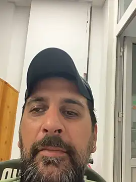 Snapshot of TigerOne19 chatting on November 10, 4:23 pm TigerOne19 online show from November 10, 4:23 pm