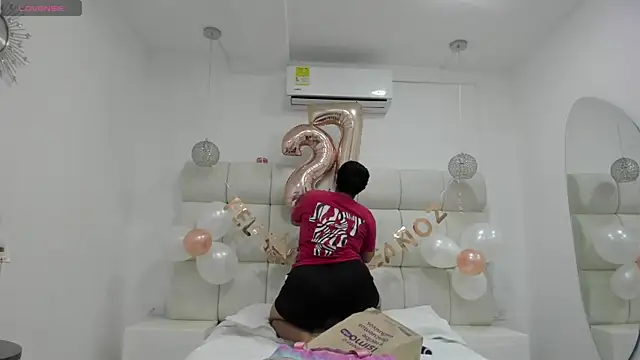 DanielleEvans  online show from October 10, 11:44 am