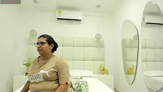 DanielleEvans  online show from September 30, 11:05 am