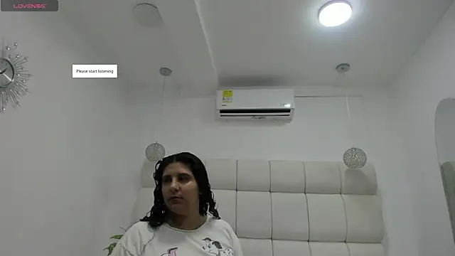 DanielleEvans  online show from November 1, 11:15 am