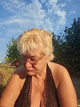 milfchantal4 online show from June 28, 5:25 am