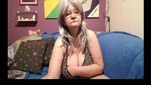 Snapshot of milfchantal4 chatting on March 2, 3:19 pm milfchantal4 online show from March 2, 3:19 pm
