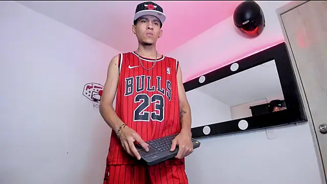 Samuel Suarez online show from June 12, 2:09 am