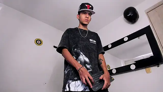 Samuel Suarez online show from March 14, 10:05 pm