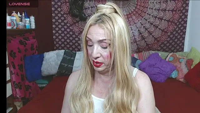 elena evans online show from March 11, 6:24 pm