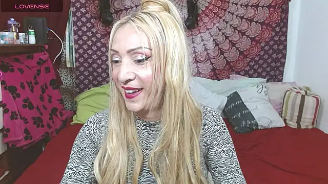 elena evans online show from March 19, 8:32 pm