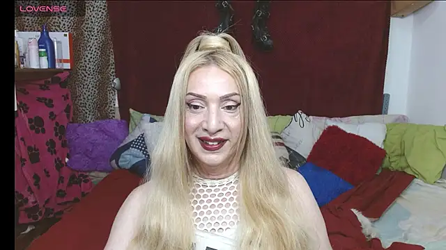 Snapshot of elena_evans chatting on July 12, 5:14 pm elena evans online show from July 12, 5:14 pm