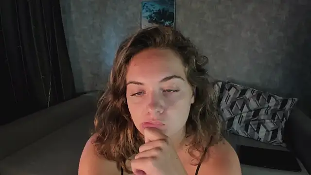 Snapshot of KristinaLoison chatting on September 9, 11:30 am KristinaLoison online show from September 9, 11:30 am