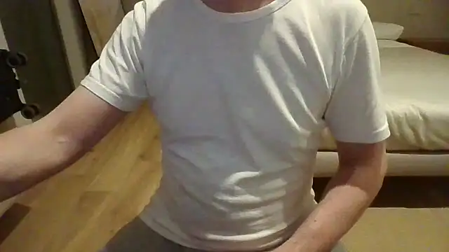 alessex24 online show from March 17, 9:51 pm