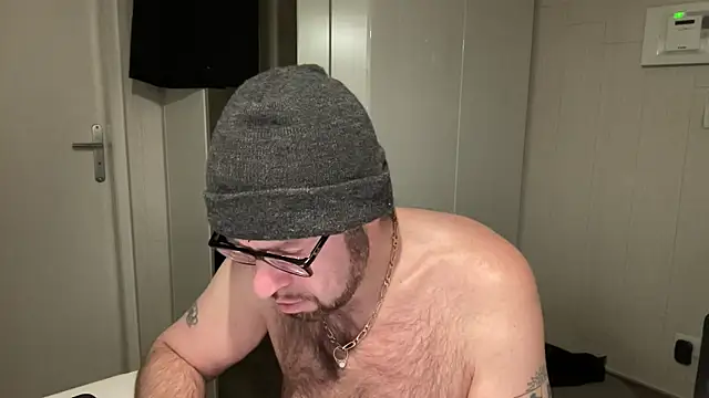 FABIOGLASSES online show from January 5, 10:02 pm