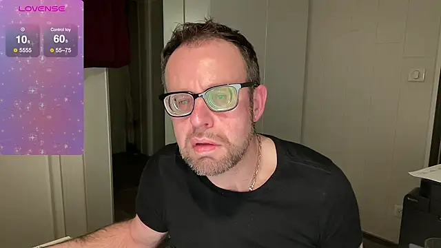 Snapshot of FABIOGLASSES chatting on January 22, 9:10 pm FABIOGLASSES online show from January 22, 9:10 pm