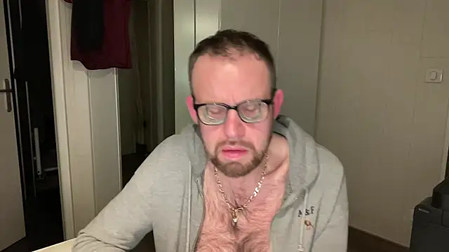 Snapshot of FABIOGLASSES chatting on December 21, 11:34 pm FABIOGLASSES online show from December 21, 11:34 pm