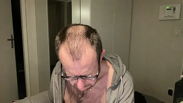 FABIOGLASSES online show from February 8, 10:40 pm